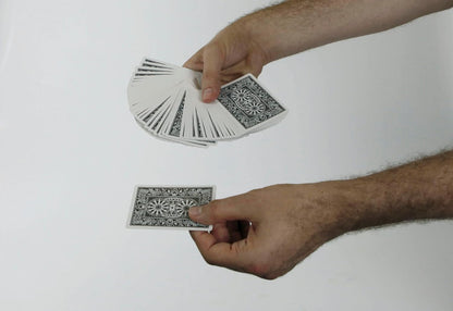Clementoni - La Magia del Mentalismo, 30 Trucchi per Piccoli Maghi, Giochi di Magia per Bambini +7 Anni, per Imparare a Leggere nella Mente degli Spettatori, Made in Italy, Lingua Italiana, 16760
