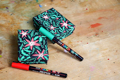 Posca - Uniposca Komplett-Set mit 5 Filzstiften, extra feine Spitze, 0,7 mm, Acrylfarben, ideal als Farben für Kinder und Künstler, Schreibwaren, Stofffarben und andere Oberflächen -
