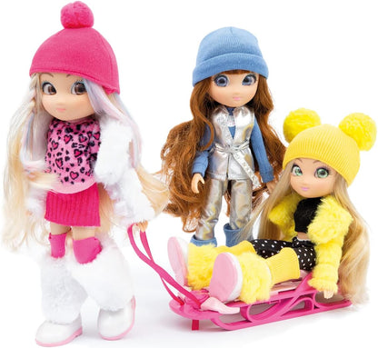 UNIQUE EYES, 25 cm große Puppe, mit ihrem Blick der Augen, mit Winterkleidung und Zubehör, Spielzeug für Kinder ab 3 Jahren, MYM17