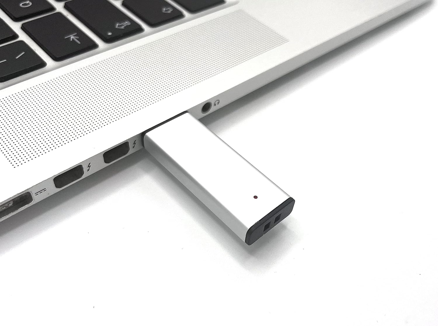 Nilox - Chiavetta USB Nilox da 16GB - PenDrive Bulk 2.0 con Capacità di 16 GB - con Velocità di Lettura/Scrittura di 10/5 Mb/s - Compatibilità Universale Facile Installazione con Plug & Play