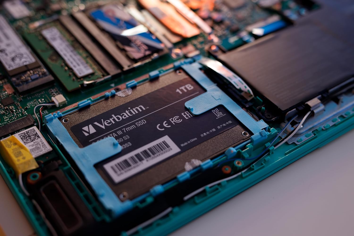 Verbatim Vi550 S3 SSD - internal SSD 1TB - Solid State Drive - 2.5'' SATA III interface - internal SSD drive with 3D NAND technology - high performance SSD 1TB - up to 560MB/s - black