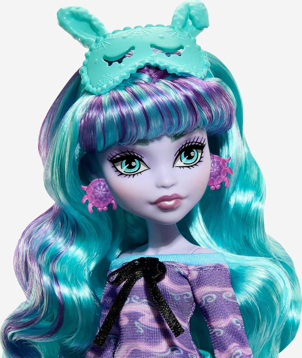 Monster High Doll and Sleepover Accessories, Twyla Doll with Pet Bunny Dustin, Creepover Party, HLP87 Twyla Nightwear Set