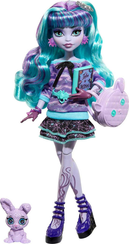 Monster High Doll and Sleepover Accessories, Twyla Doll with Pet Bunny Dustin, Creepover Party, HLP87 Twyla Nightwear Set