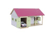 Kids Globe Farming Reiterhof rosa Bauernhof Pferdestall Holz 1:32 mit 2 Boxen, Spielzeug Pferdehof, mit praktischem Faltdach, für alle gängigen Tierfiguren 610544