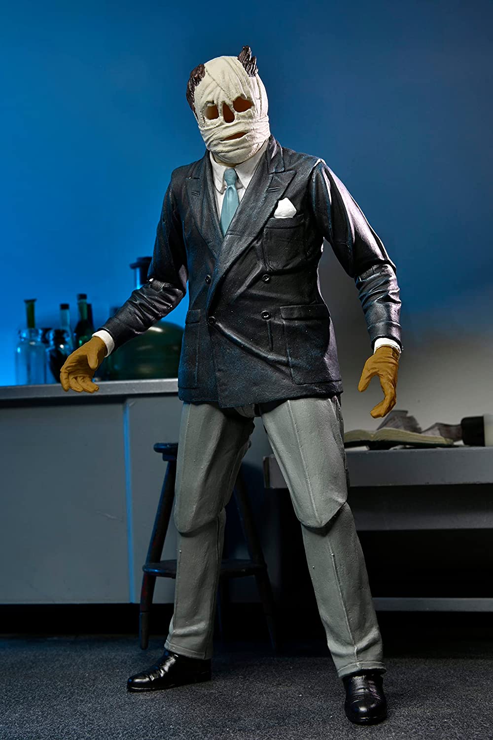 NECA - Universal Monsters - Invisible Man Ultimate 7" Action Figure
