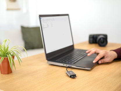 Trust Dalyx Fast USB Cardreader, Fast USB 3.2 Gen 1 with USB-A connector, 104 MB/s with compatible UHS-I cards, (micro) SD, SDHC and SDXC up to 2 TB, MacBook, PC, Laptop, Chromebook