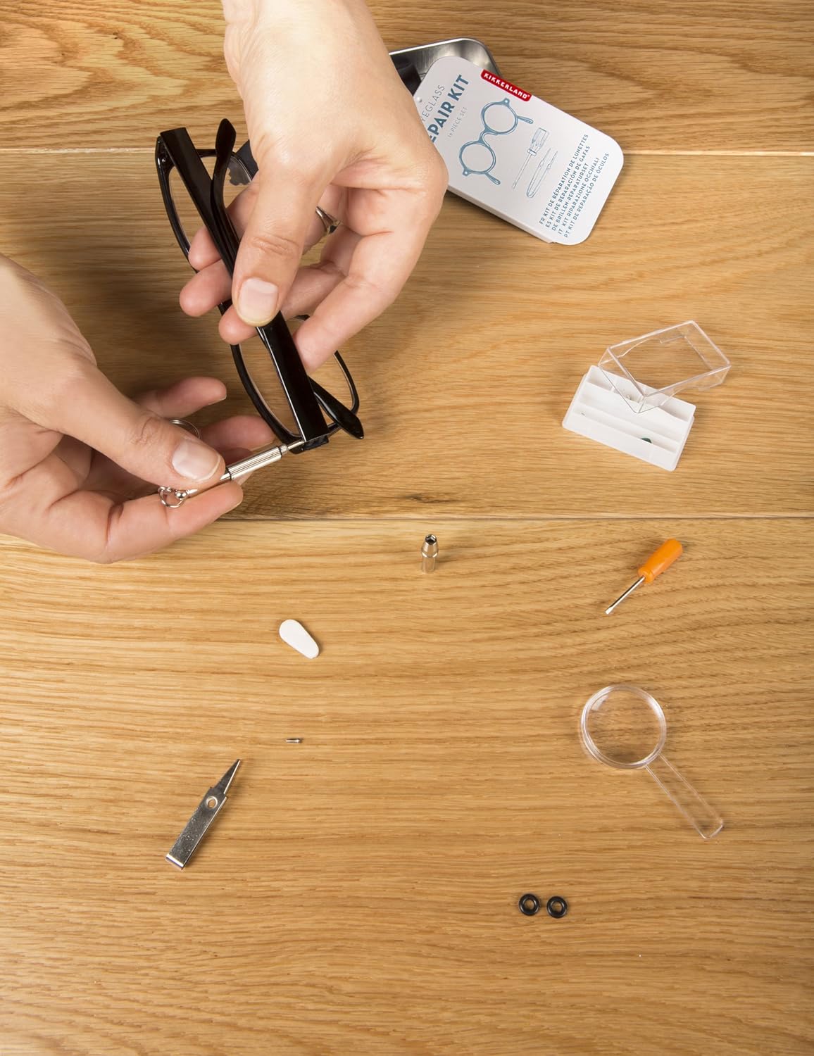 Kikkerland 16pc Emergency Glasses Repair Kit