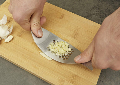 Fish Garlic Press (CU281