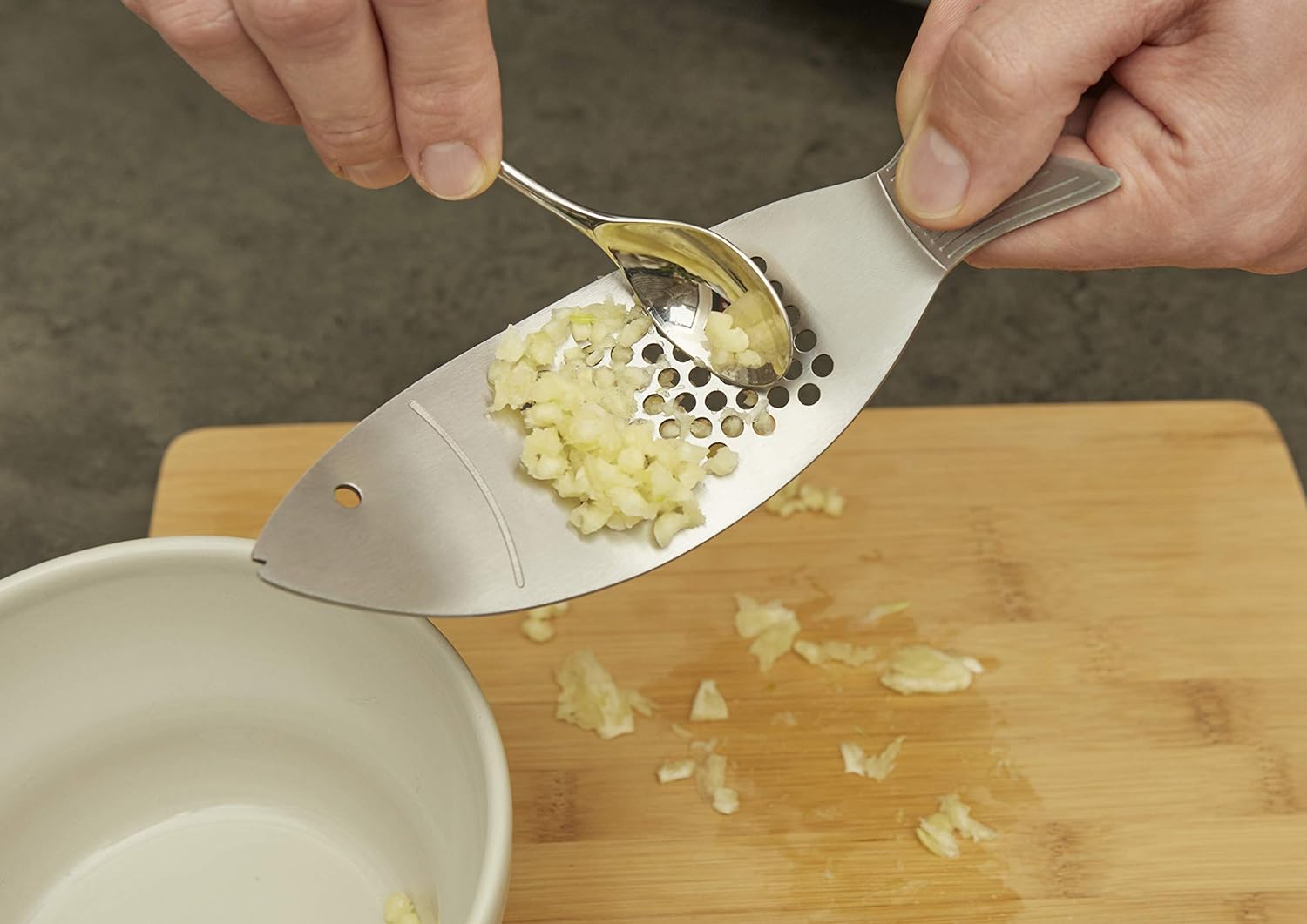 Fish Garlic Press (CU281