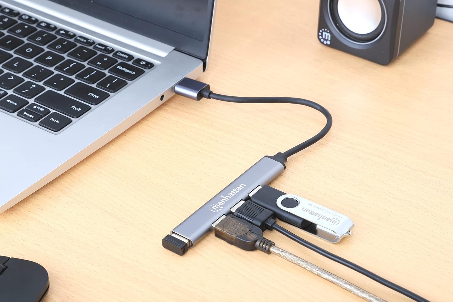 Manhattan 4 Port USB-A Hub 3 x 480 Mbit/s 1 x Gbit/s USB-A Male