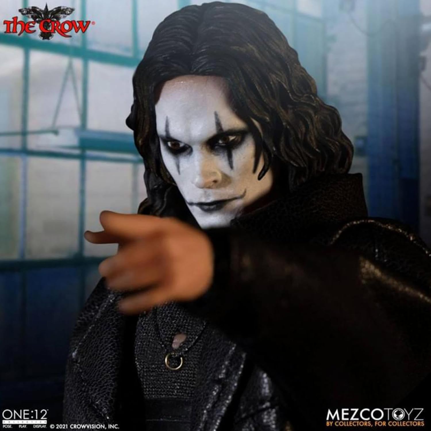 Mezco Toys The Crow figurine 1/12 Eric Draven 17 cm