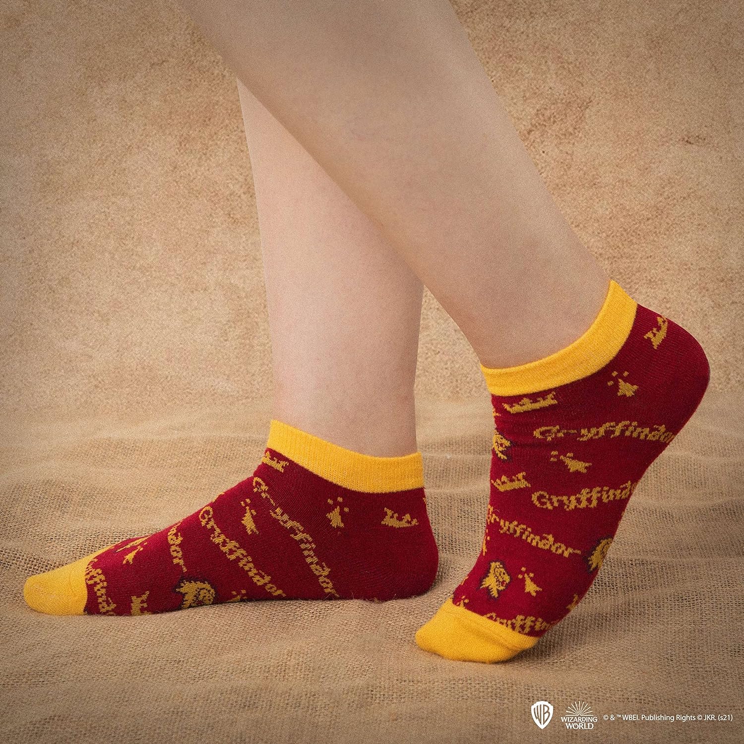 Cinereplicas - Harry Potter - Socks - Set of 3 - Gryffindor/Slytherin/Ravenclaw/Hufflepuff - Official Licence Red