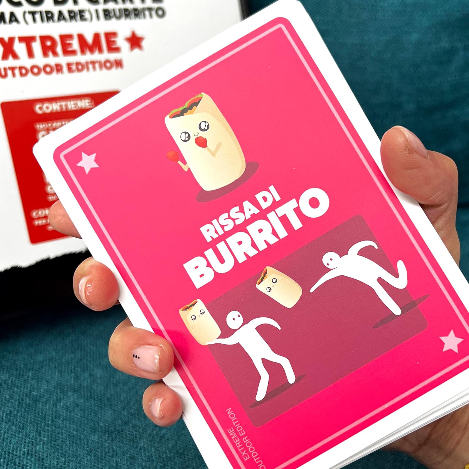 Asmodee - Throw Throw Burrito: Extreme Outdoor Edition, Board Game with Giant Burrito, 2-6 Players, Italian Edition