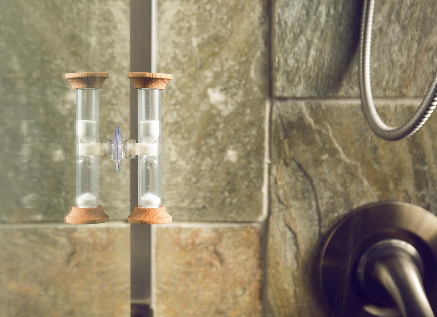 Kikkerland - 5 Minutes Shower Timer - Hourglass with suction cup for the shower.