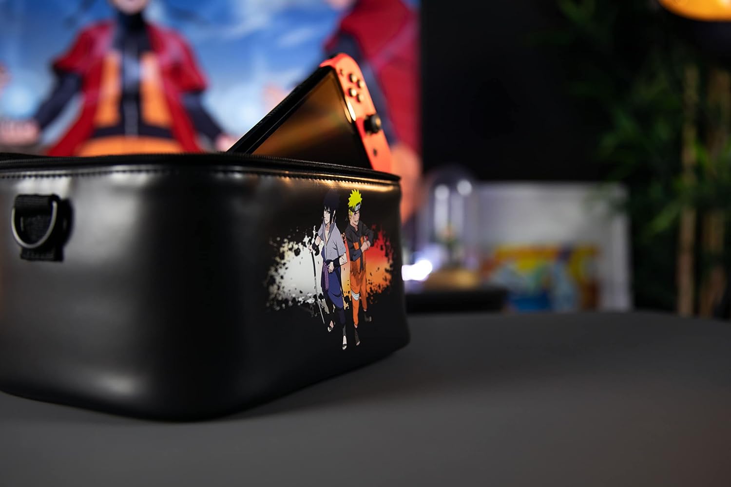 Konix Naruto Shippuden Bolsa de protección y Transporte Lunch Bag para Nintendo Switch, Switch Lite y Switch OLED - Diseño de Naruto y Sasuke