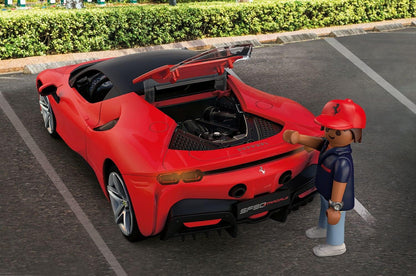 PLAYMOBIL 71020 Ferrari SF90 Stradale mit Lichteffekten, Supersportwagen, Sammlerstück für Autofans, Spielzeug für Sammler und Kinder ab 5 Jahren