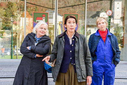 VIER FRAUEN UND EIN TODESFALL - VIER FRAUEN UND EIN TODESFALL