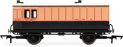 Hornby R40295 LSWR, 4 Wheel Coach, Passenger Brake, 82 - Era 2. Coach OO Gauge, Black