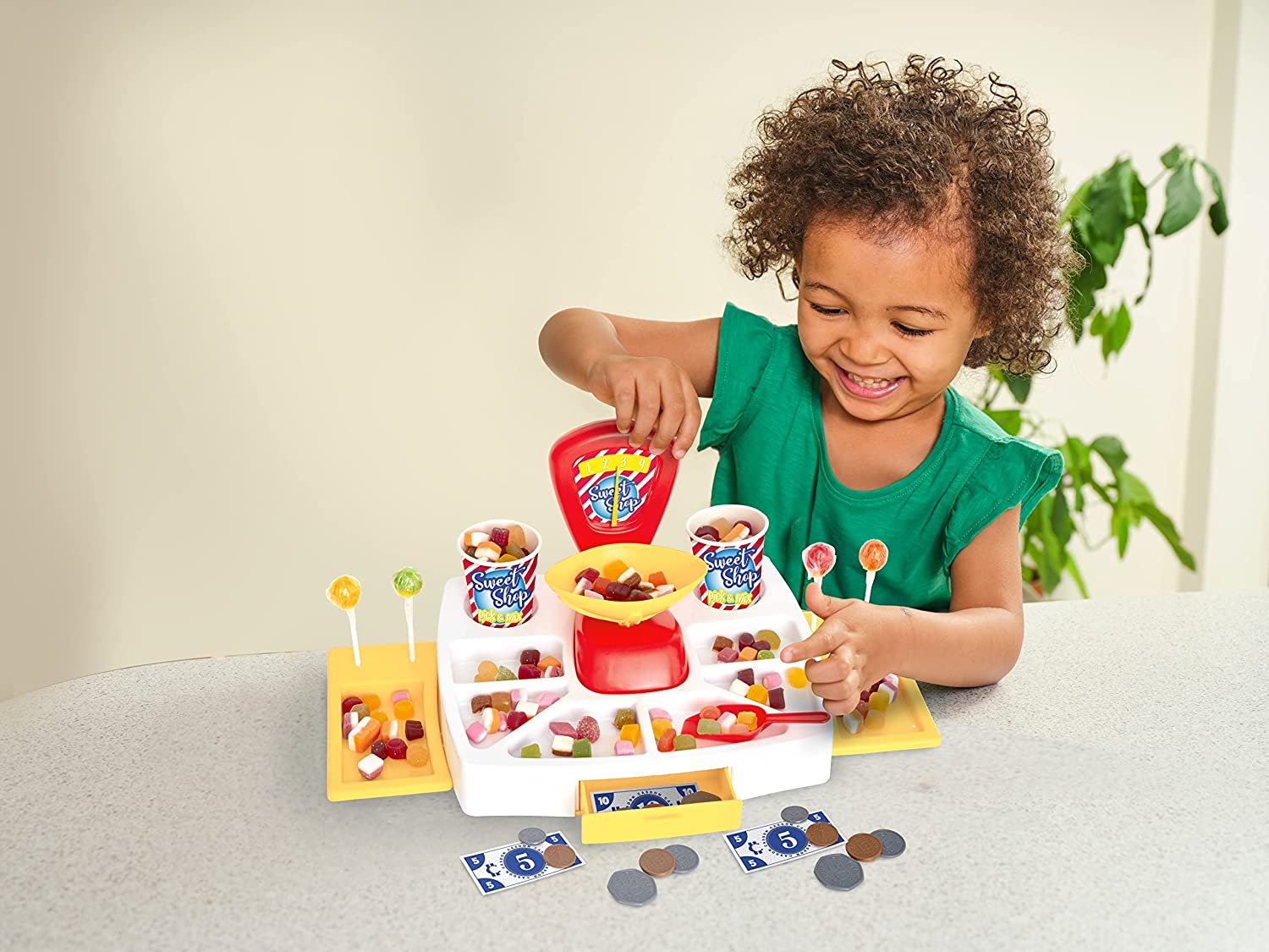 Casdon Pick and Mix Sweet Shop. Toy Sweet Shop Display Set with Working Scales, Cash Drawer, and Pretend Money. Suitable for Preschool Toys. Playset for Children Aged 3+
