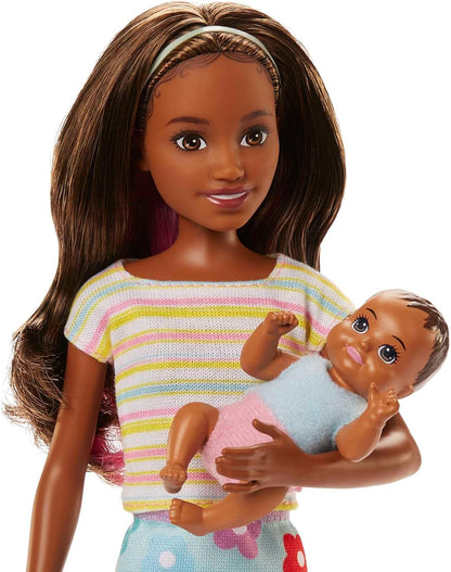Barbie HJY31 - Puppen und Zubehör, brünette Skipper-Puppe mit Baby-Figur und 5 Zubehörteilen, Babysitters Inc. Spielset, Puppen Spielzeug ab 3 Jahren