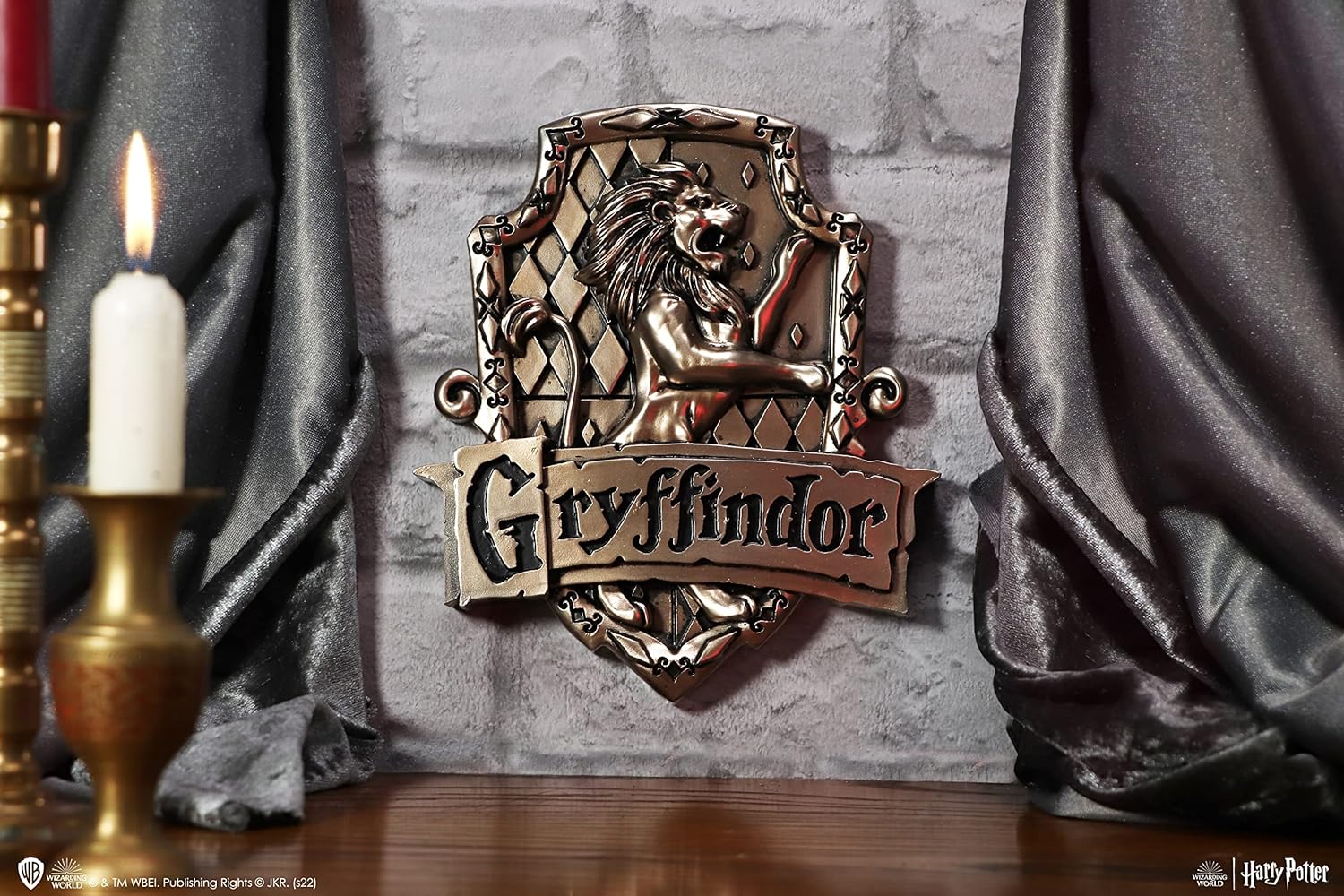 Harry Potter Wandschmuck Gryffindor 20 cm