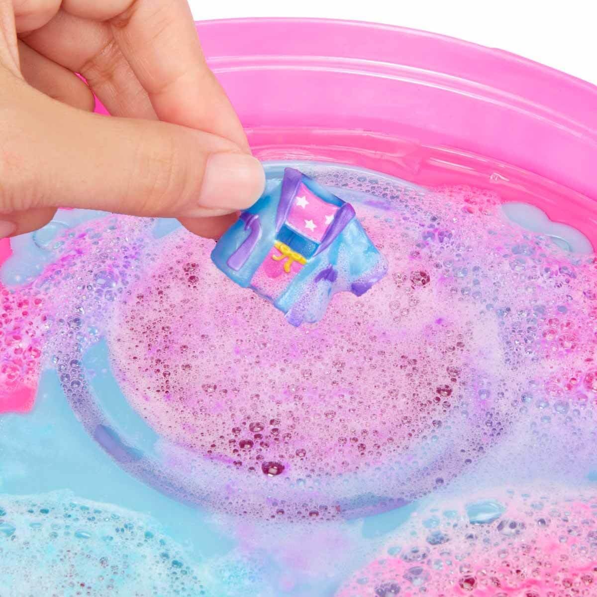 LOL Surprise Bubble Surprise Deluxe- Collectible Dolls, Pet, Baby Sister, Surprises, Accessories, Bubble Surprise Unboxing, Colour-Change Foam Reaction in Warm Water- Great gift for Girls age 4+