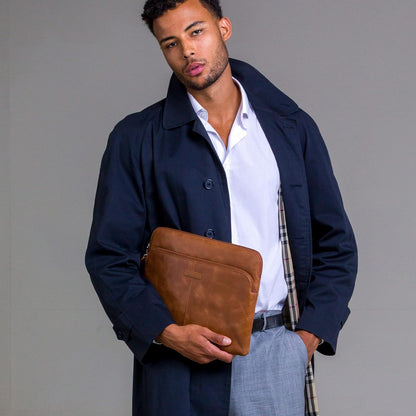 dbramante1928 - Skagen Pro+ Laptop Sleeve - Compatible With Macbook Pro (2020)/Air(2020) 13" - Made From Sustainably Sourced Full Grain Leather - Front Pocket For Extra Storage - Tan - (2nd Gen