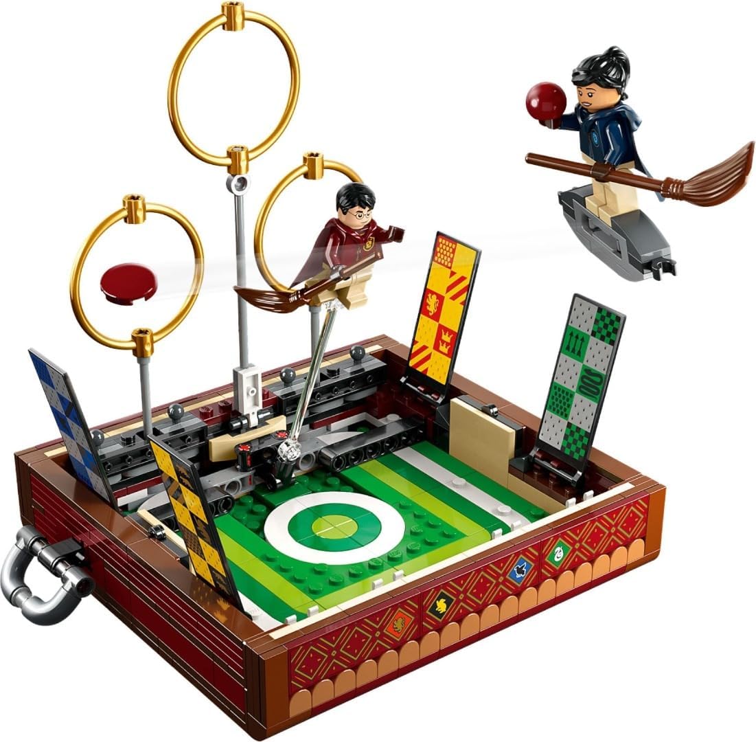 LEGO 76416 Harry Potter Quidditch Koffer, Spielzeug Set zum Bauen, Solo- oder 2-Spieler, 3 Verschiedene Quidditch-Spiele mit Draco Malfoy und Cedric Diggory Minifiguren, Hausbanner & Goldenem Schnatz
