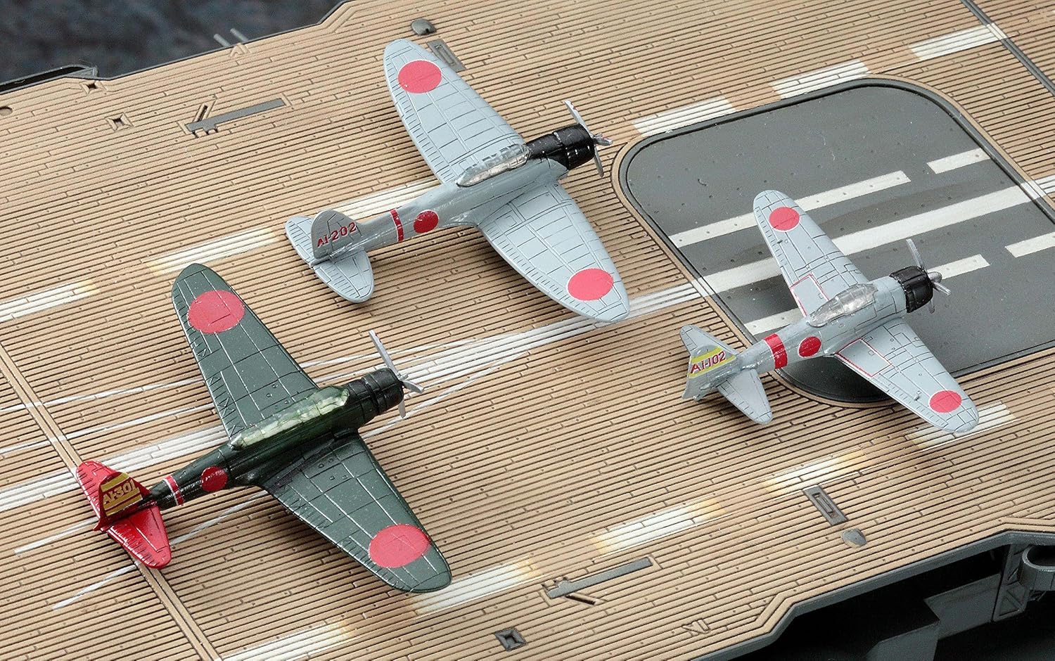 Hasegawa HAS QG30 Japanese Navy Carrier-Based Aircraft Set