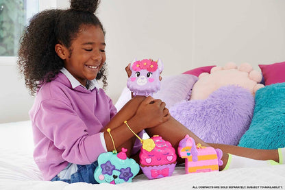 Polly Pocket Dolls and Playset, 12 Accessories, Unicorn Floatie Compact with Water Play and 2 Color-Change Pieces, HKV34