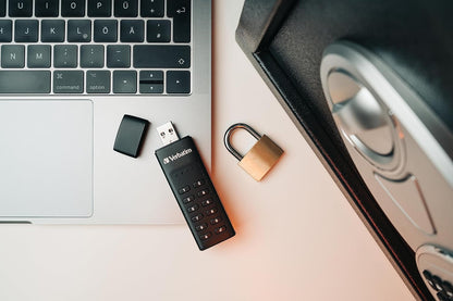 Keypad Secure USB 3.0 Flash Drive, 32GB, Black