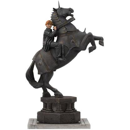 Iron Studios - 1:10 Ron Weasley at the Wizard Chess Deluxe Art Scale Statue - Harry Potter