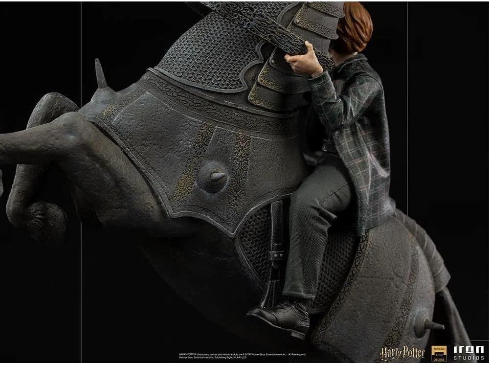 Iron Studios - 1:10 Ron Weasley at the Wizard Chess Deluxe Art Scale Statue - Harry Potter