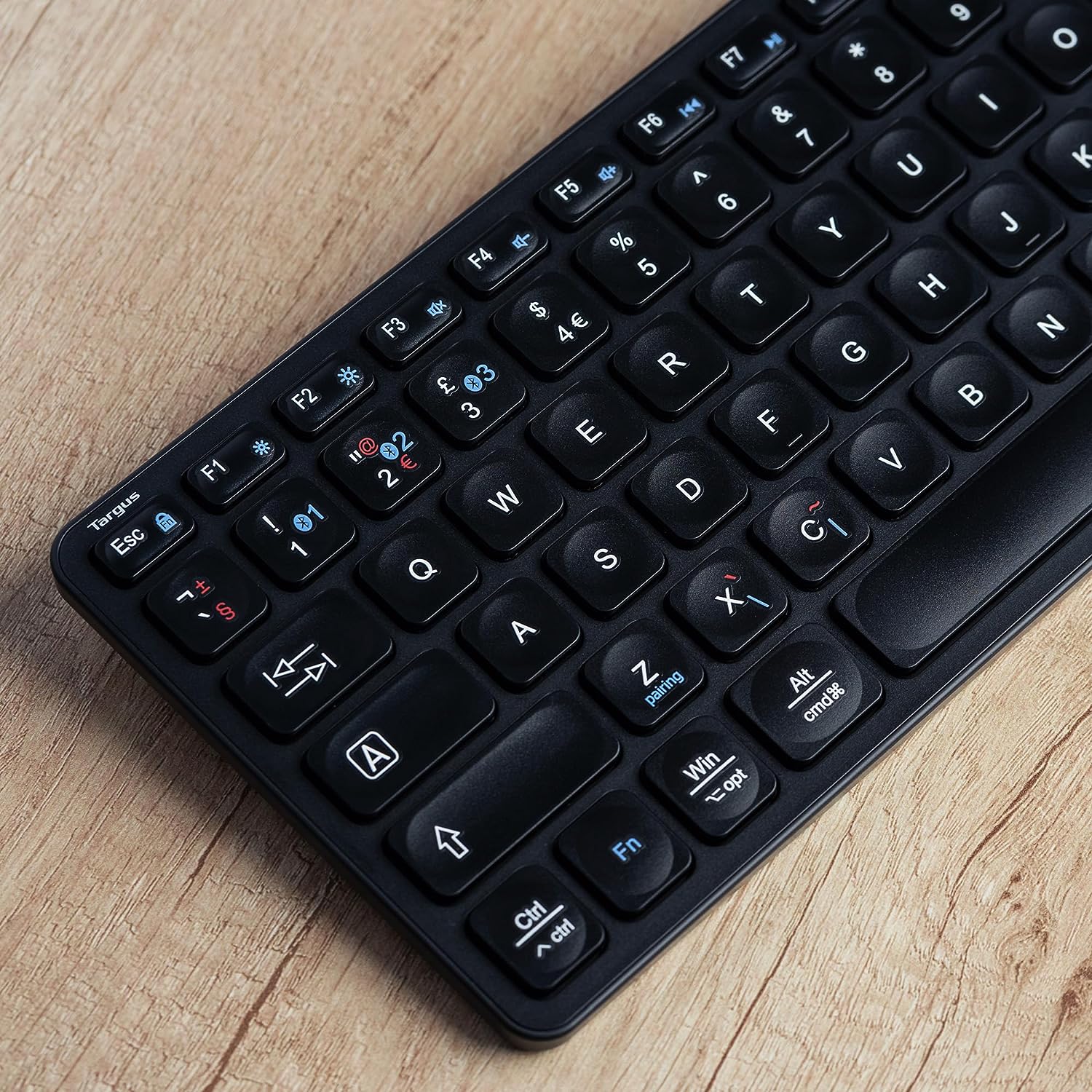 Targus Keyboard, Compact, Multi Device, Bluetooth (UK Version), Black (AKB862UK