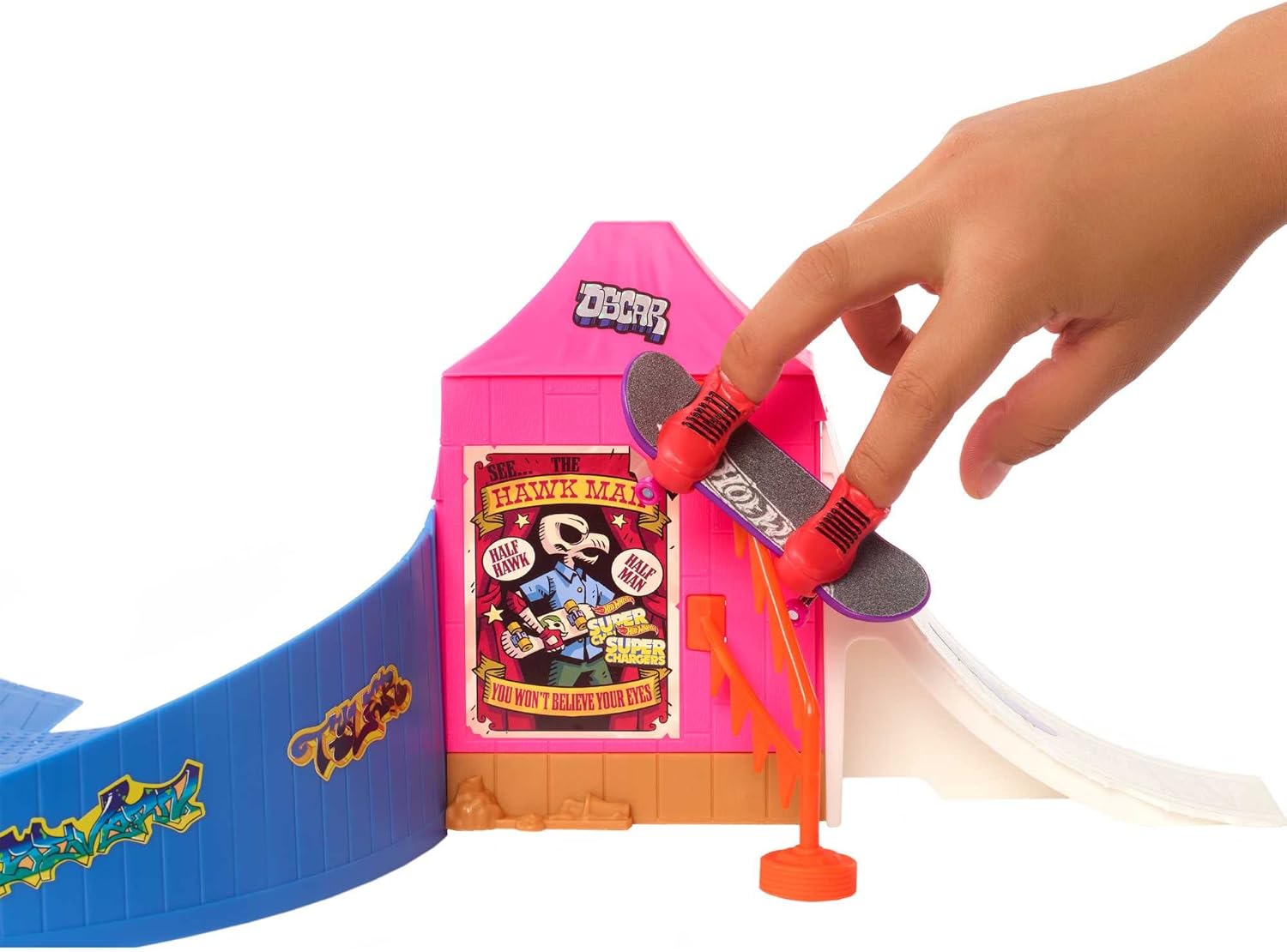 Hot Wheels Skate Amusement Park Skate Set, with 1 Exclusive Tony Hawk Fingerboard & 1 Pair of Skate Shoes, Kid-Activated Sounds, Toy for Kids, HGT95