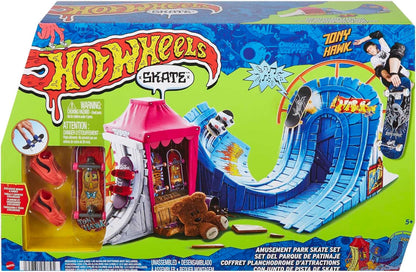 Hot Wheels Skate Amusement Park Skate Set, with 1 Exclusive Tony Hawk Fingerboard & 1 Pair of Skate Shoes, Kid-Activated Sounds, Toy for Kids, HGT95