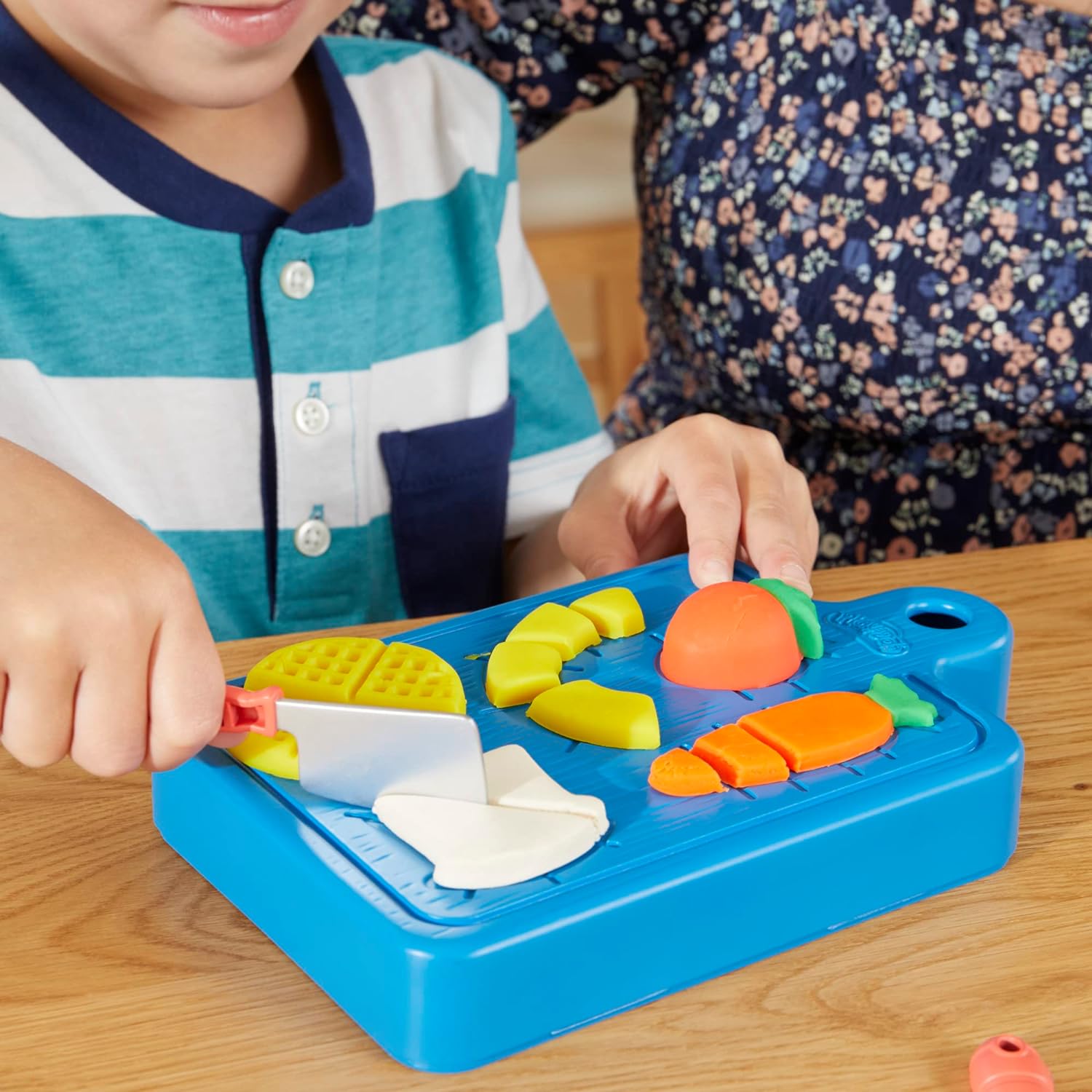 Play-Doh, Il Mio Primo Set da Chef, playset con 14 Accessori da Cucina, Giocattolo presscolare per attività artistiche e manuali, per Bambini e Bambine dai 3 Anni in su