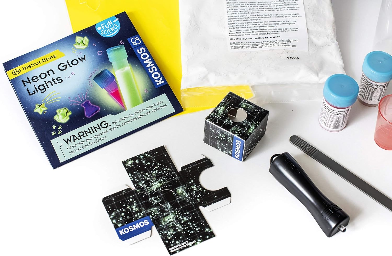 KOSMOS 616830 Fun Science Glow Lights, Neon-Leuchten, Kreative Experimente im Schwarzlicht, Experimentier Set für Kinder mit mehrsprachiger Anleitung (DE, EN, FR, IT, ES, NL