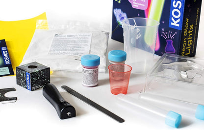 KOSMOS 616830 Fun Science Glow Lights, Neon-Leuchten, Kreative Experimente im Schwarzlicht, Experimentier Set für Kinder mit mehrsprachiger Anleitung (DE, EN, FR, IT, ES, NL