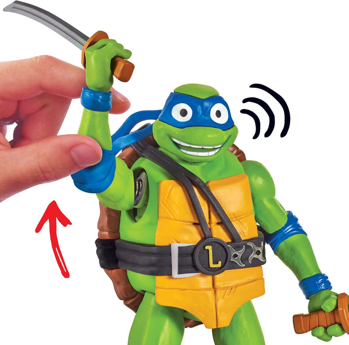 Teenage Mutant Ninja Turtles: Mutant Mayhem 5.5-Inch Leonardo Deluxe Ninja Shouts Figure. Ideal present for boys 4 to 7 years and TMNT fans!