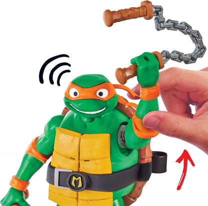 Teenage Mutant Ninja Turtles: Mutant Mayhem 5.5-Inch Michelangelo Deluxe Ninja Shouts Figure. Ideal present for boys 4 to 7 years and TMNT fans!