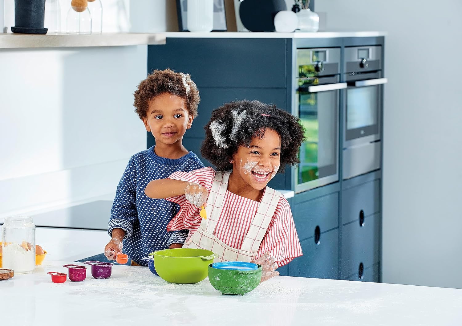 Casdon Joseph Joseph Nest Colourful Toy Kitchen Utensil Set for Children from 3 Years Includes 9 Different Size Utensils
