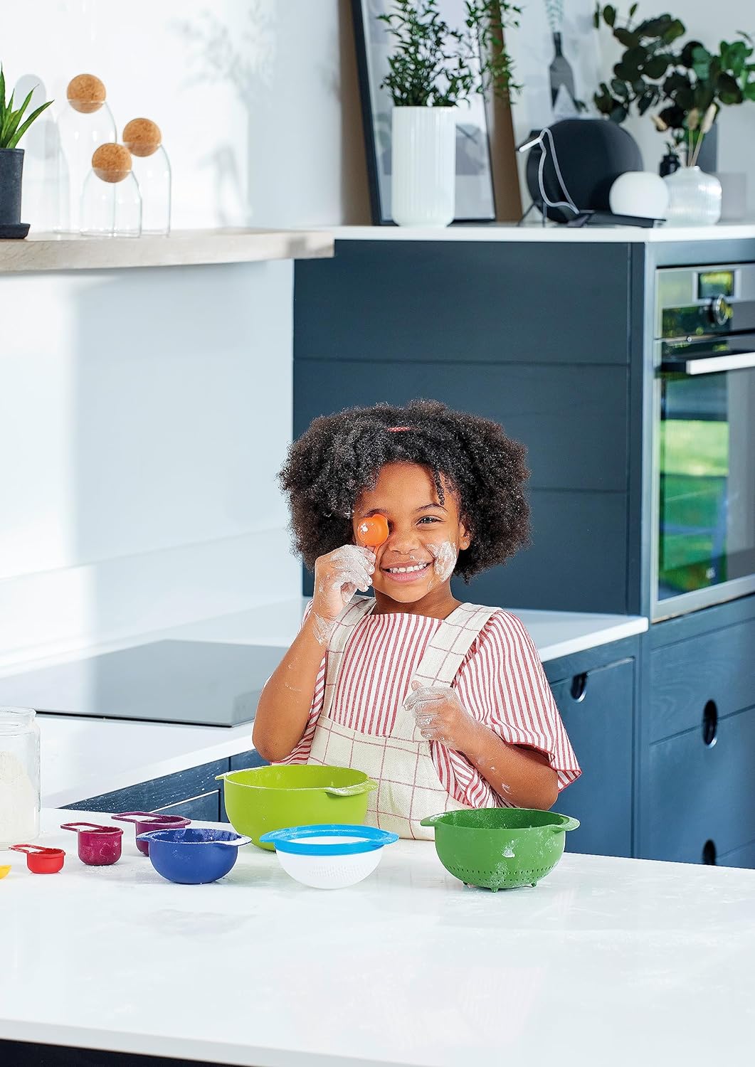 Casdon Joseph Joseph Nest Colourful Toy Kitchen Utensil Set for Children from 3 Years Includes 9 Different Size Utensils