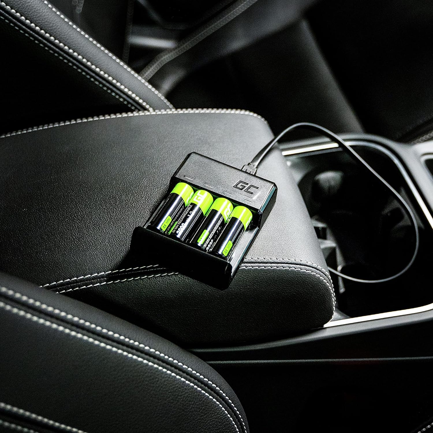 Green Cell VitalCharger Battery Charger with Micro USB and USB-C for NI-MH AA/AAA/R6/R03 Mignon Battery. 4-Channel Charging System - Charges from 1 to 4 AA or AAA Batteries, LED Signalling. Ladegerät