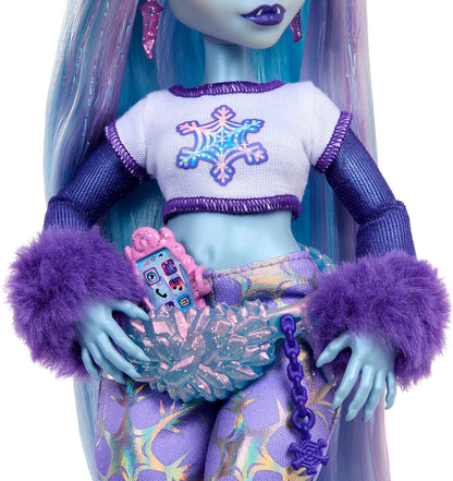 Monster High Abbey Bominable Yeti mit Mammut-Haustier und Accessoires - Spuktastischer Schneeflocken-Look für Kinder ab 4 Jahren, HNF64