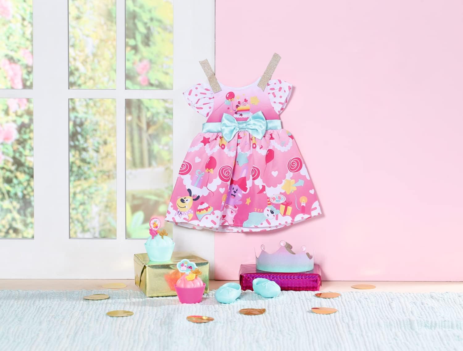 BABY born Deluxe Verjaardagsfeestjurk set 834152 - Accessoires voor poppen tot 43cm - Inclusief jurk, tiara, schoenen en cupcakes - Geschikt vanaf 3+