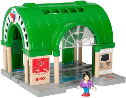 BRIO World Central Train Station for Kids, Wooden Railway Station with Ticket Machine Sounds and Figure, Ages 3 Years and Up