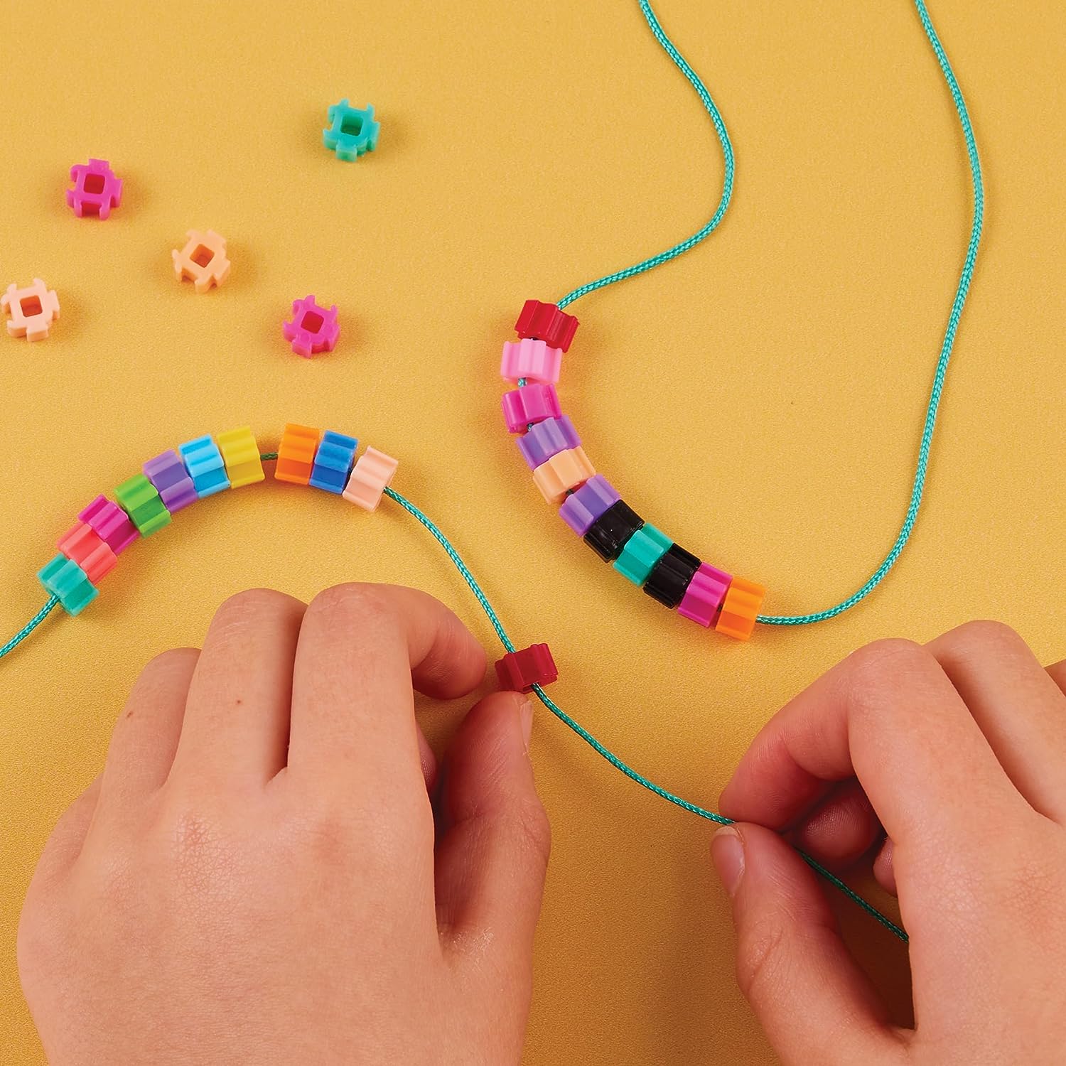 Character Options 08000 Simbrix Jewllery Pack with 750+ brix Creative Activity STEAM Arts and Crafts Kids’ Toys for Girls & Boys Ages 5 and up