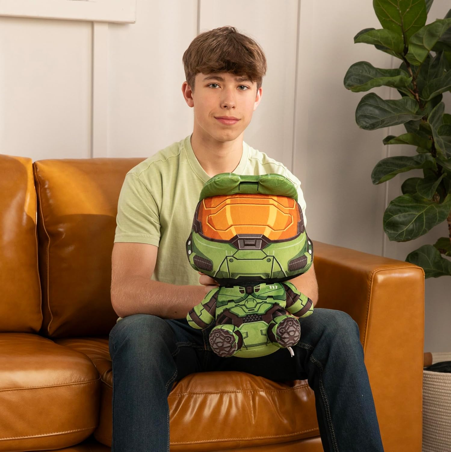 Club Mocchi Mocchi Halo Master Chief Mega - Juguete de Peluche de 15 Pulgadas - Juguetes coleccionables de Halo - Juguetes de héroes con Licencia Oficial - Escritorio Buddy Action Figuras - Juguetes
