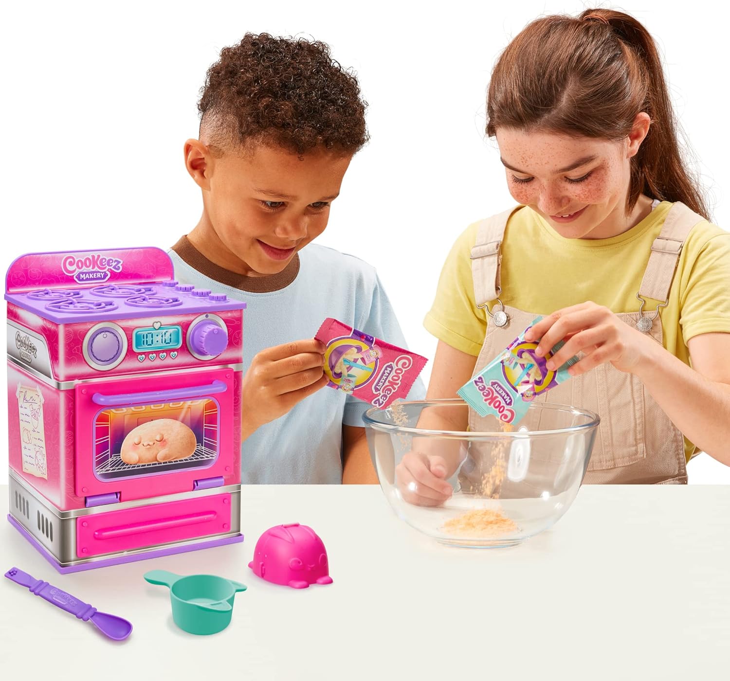 Cookeez Makery Cinnamon Treatz Oven, Mix & Make a plush best friend! Place your Dough In The Oven And Be Amazed When A Warm, Scented, Interactive, Plush Friend Comes Out!